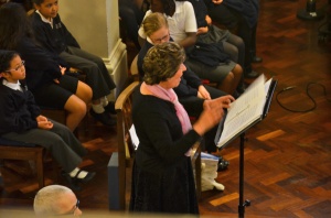 Kath conducts